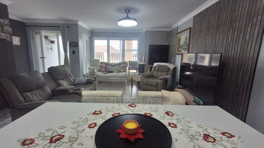 2 Bedroom Property for Sale in Gouritsmond Western Cape